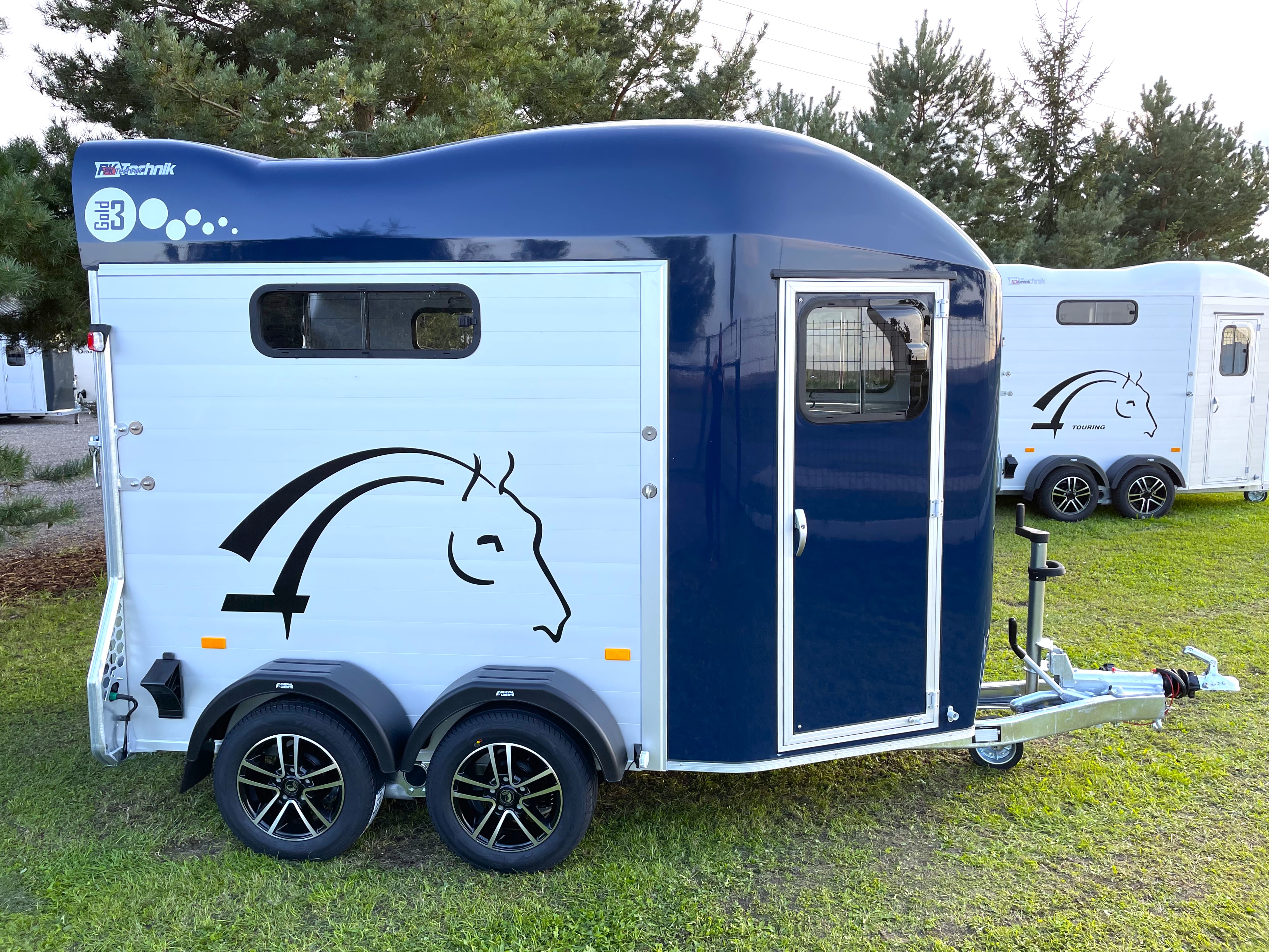 Cheval Liberte Gold 3 modrý 2